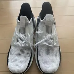 adidas Ultra Boost ホワイト/ブラック
