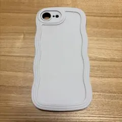 iPhone17e用 ウェーブデザインシリコンケース ホワイト
