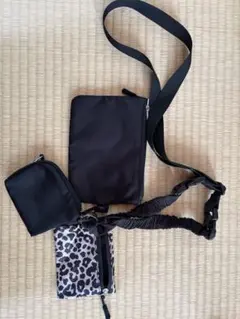 黒いナイロンショルダーバッグ ヒョウ柄ポーチ付き