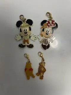 ディズニーキーホルダー (ミッキー 、ミニー 、プーさん 、ティガー)