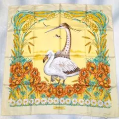 未使用美品★Ferragamo フェラガモ　鳥のデザイン スカーフ　送料込み