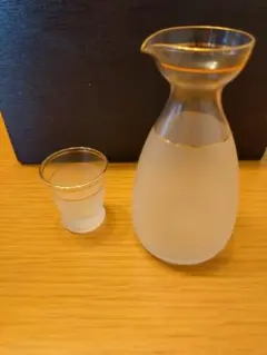ガラス製徳利とお猪口セット