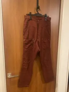 メルシーボークーの赤サルエルパンツ