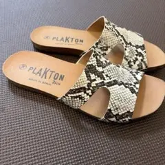 PLAKTONプラクトン パイソン柄サンダル　36のサムネイル