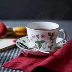 【新品】ウェッジウッド ワイルドストロベリー カップ・ソーサー ペア