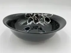 【☆希少なお品☆】【新品】波佐見焼　黒釉一珍花サラダ鉢のサムネイル