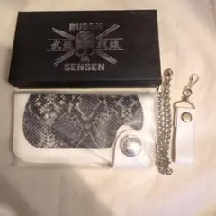 美品 クローズBUSON SENSEN 長財布 ホワイト スネークプリント