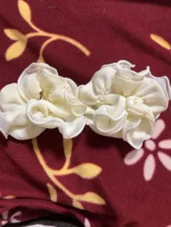 ホワイトフリルシュシュ 2個セット