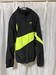 Nike ナイロンジャケット 黒/蛍光イエロー