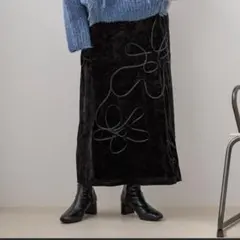【lowrys farm】コードシシュウベロアスカート
