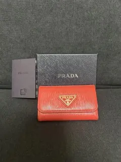 PRADA レッド レザー キーケース