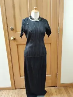 黒 プリーツ 半袖 セットアップ