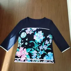 美品】LEONALD 花柄 フラワー 切替 カットソー トップス 42 紺 - メルカリ
