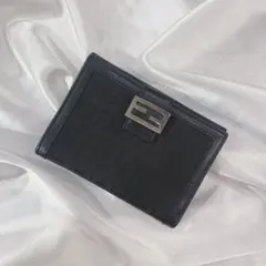 【FENDI】二つ折り財布／ブラック