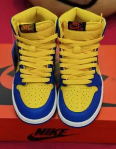 NIKE WMNS AIR JORDAN 1 RETRO HI OG