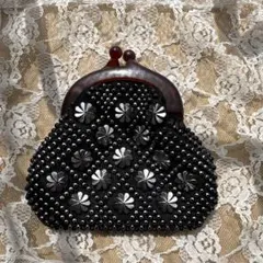 値下げ中！黒のビーズ装飾がま口財布