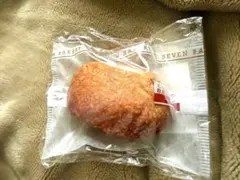 セブンイレブン★ハッピーくじ★たっぷりルウの欧風カレーパン★C賞