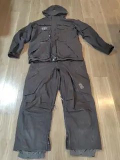 BURTON Analog スノーボードウェアメンズ上下セット　ウェアLズボンM