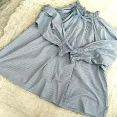 美品✨️I am I in fact... 　ストライプフリルカラーブラウスのサムネイル