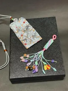 ハンドメイドキーホルダー✨やさしい色合い お守り付きチャーム