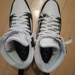 PUMA ハイカットスニーカー ホワイト/ブラック