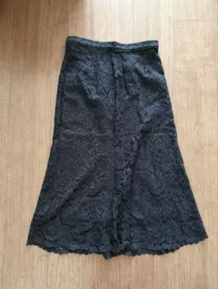 ユニクロ⭐️黒レーススカート・裏地付き