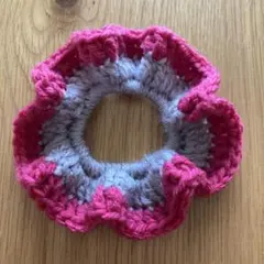 毛糸フリルシュシュ✨ピンクグレー ハンドメイド手編み編み物かぎ針