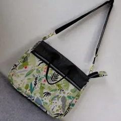 ポケット付ショルダーバッグ　グリーン