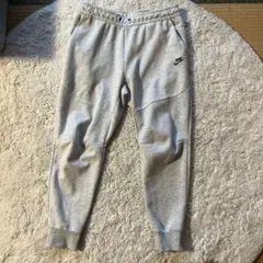 NIKEテックフリース　グレー