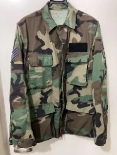 80s 米軍実物 BDUジャケット ウッドランドカモ階級章付き S-R