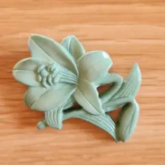 ゴールド ブローチ