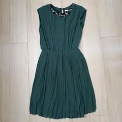 Candela グリーン プリーツパーティードレス