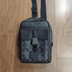 美品✨コーチ ボディバッグ 斜め掛け PVC シグネチャー C金具 メンズ