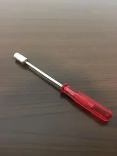 빨간색 핸들 너트 스크루 드라이버