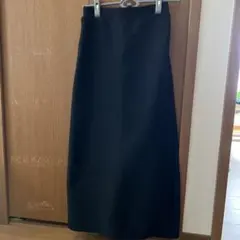 美品ブラック ストレートロングスカート スリット入り