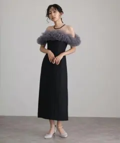 フリル付きブラックロングドレス