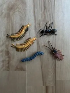 昆虫フィギュア 5体セット ムカデ アリ イモムシ ゴキブリ