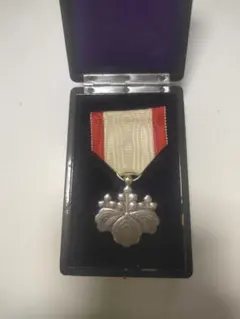 2026年最新】勲八等白色桐葉章の人気アイテム - メルカリ