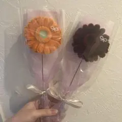 フェルト製花束 オレンジと黒