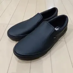 希少・新品未使用V44CFG8AUTHENTICオーセンティック26cmブラック 