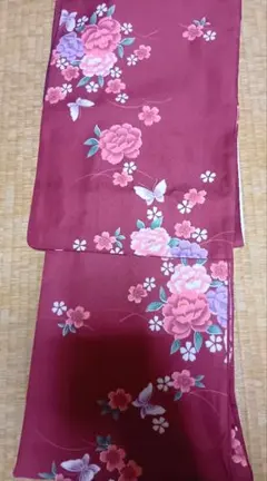 臙脂色に牡丹と蝶　縮緬風ポリ着物のサムネイル