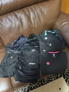 バレーボールウェアセット Tシャツとショートパンツ　140-150