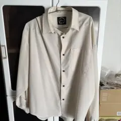 Loose クリーム色 ボタンアップシャツ