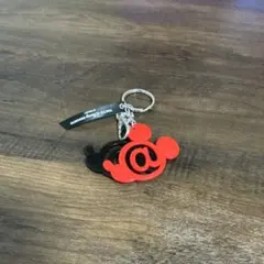 ミッキー型アクリルキーホルダー 赤
