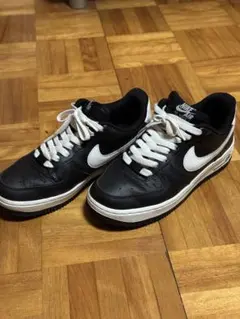 NIKE ナイキエアフォース1 ローカット ブラック ホワイト