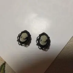 ヴィンテージ風カメオデザインイヤリング
