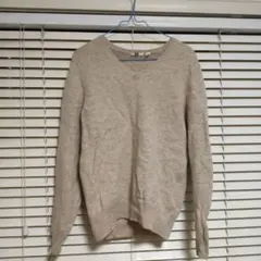 UNIQLO ウール100% ベージュ Vネックセーター M