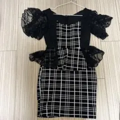 フリル付き黒白チェックタイトドレス