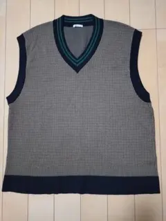 vネックベスト