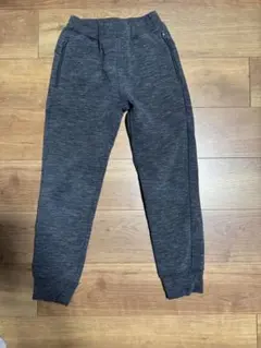 UNIQLO グレー スウェットパンツ 140